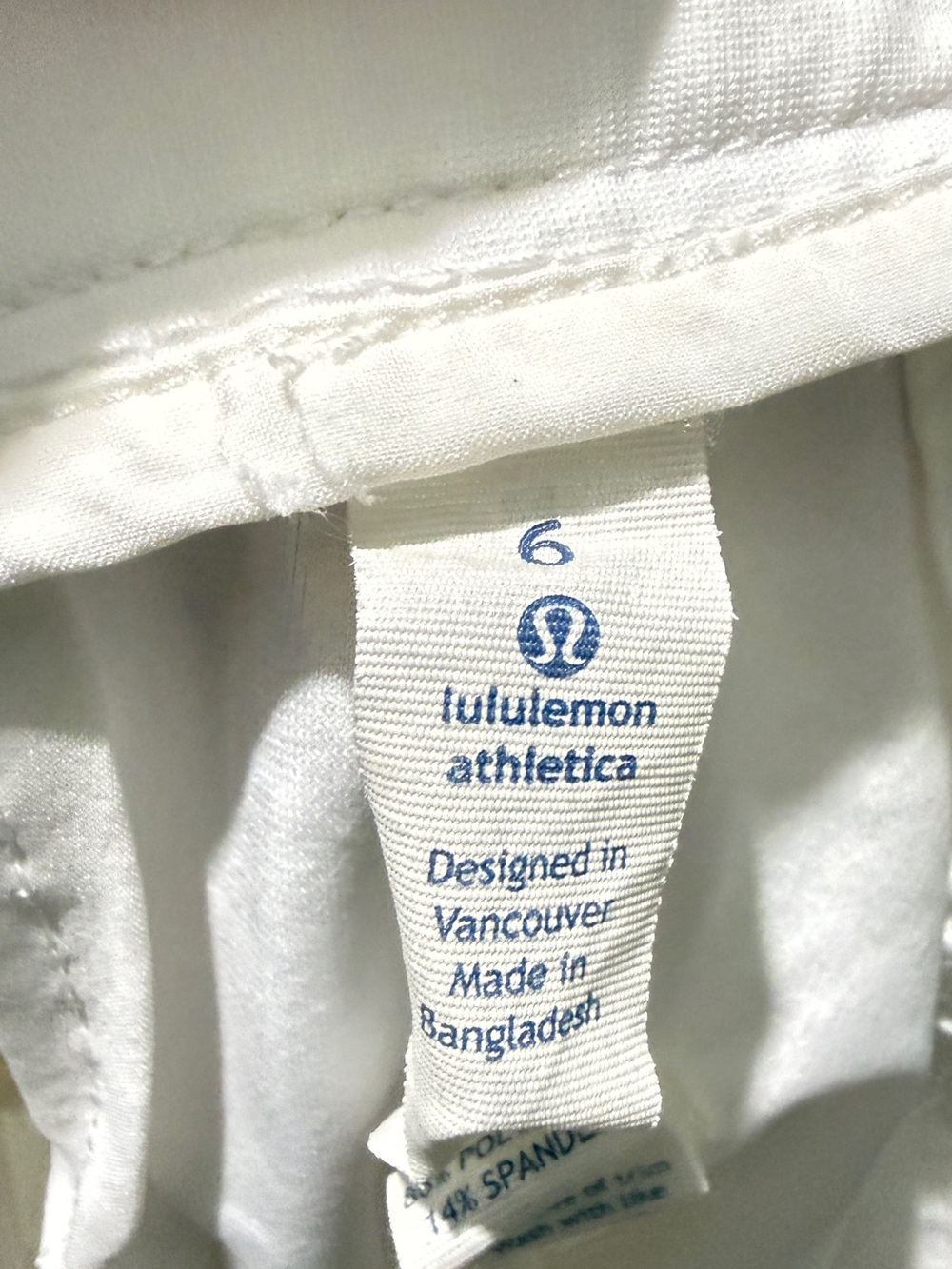 Lululemon High Rise Pleated Shorts - White ( definitely longer on the model ) - Picture 7 of 7